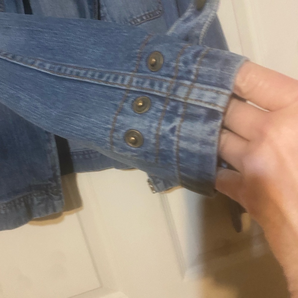 Stylish Blue Denim Jacket - Picture 3 of 6